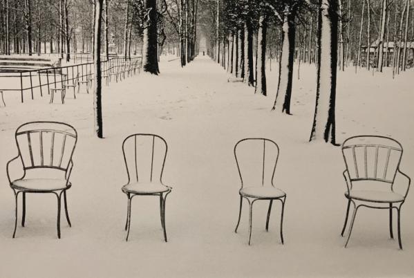 Martine Franck, Snow in Jardin des Tuileries, 1978, Sotheby’s Chaises et fauteuils au luxembourg Photo