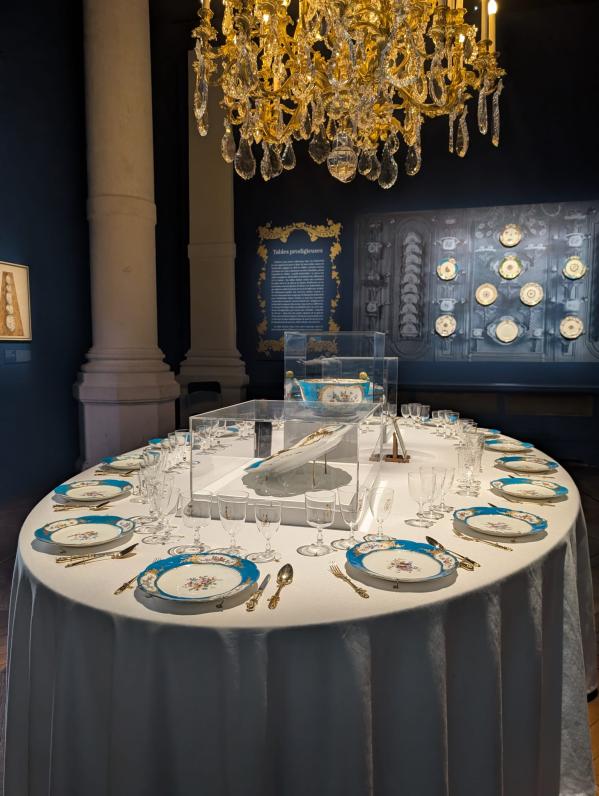Exposition Salle à manger reconstituée Mobilier national Rothschild