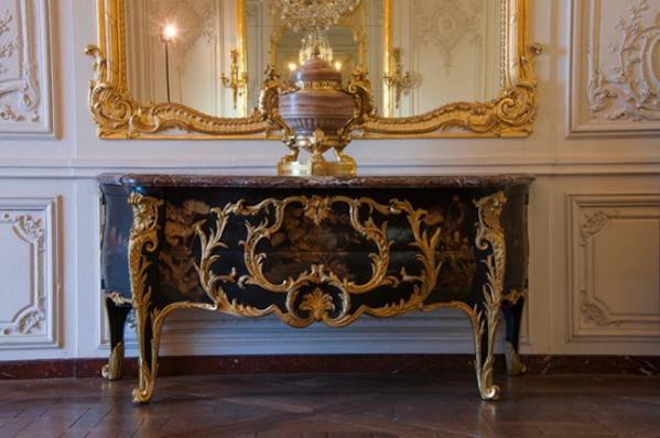 Arts décoratifs commode ébéniste Gaudreaus château de versailles