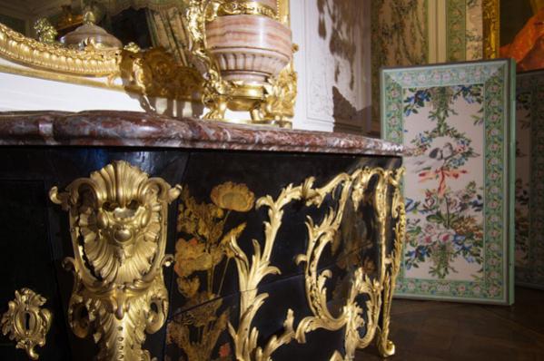 Arts décoratifs commode Gaudreaus Louis XV château de versailles
