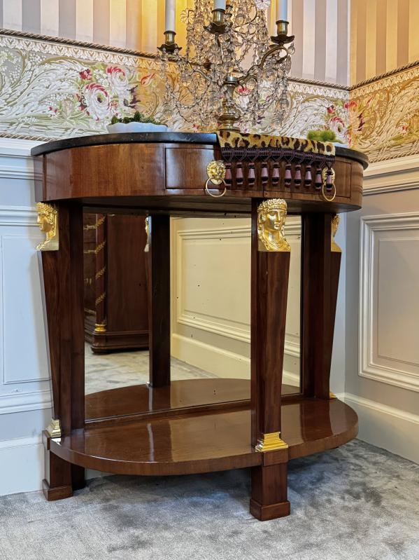 Console en demi-lune d'époque Empire en acajou attribuée à Marcion