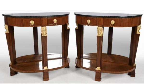 Paire de console en demi-lune d'époque Empire en acajou attribuée à Marcion