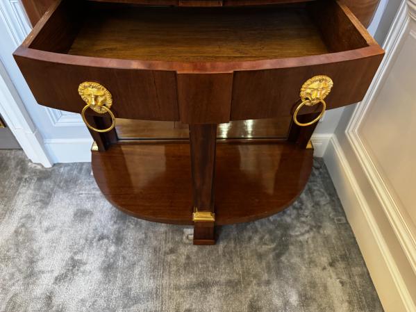 Détail tiroir console en demi-lune d'époque Empire en acajou attribuée à l'ébéniste Marcion