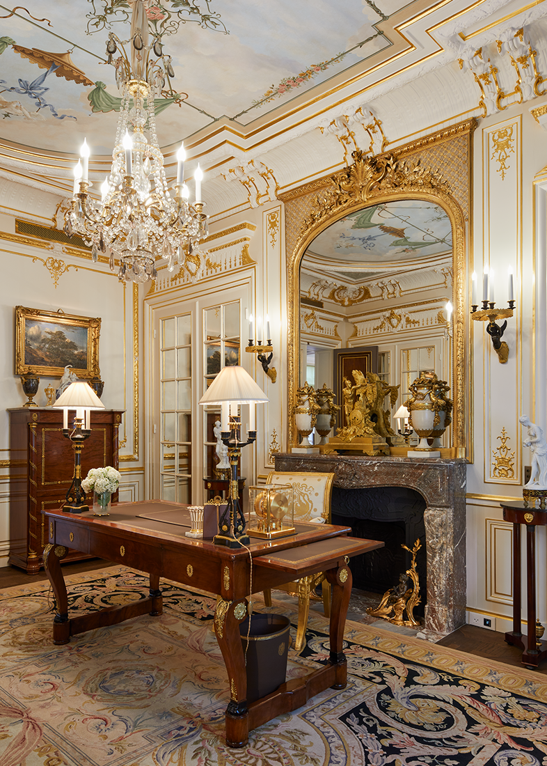 Olivier Berni Intérieurs agency. Traditional Interior design and architecture. Project in Paris Francois 1er English 12